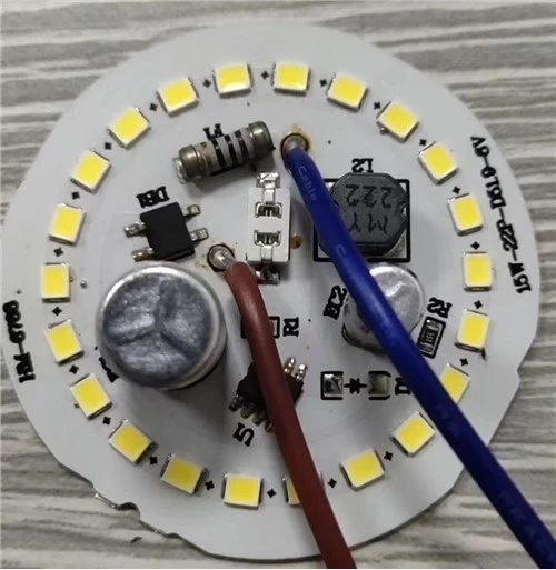 Ókeypis sýnishorn 3w 5w 7w 9w 12w 15w 18w 24w ökumannslaus Dob PCb Led Chip